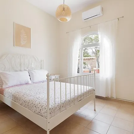 By Konnect, * Ýpsos