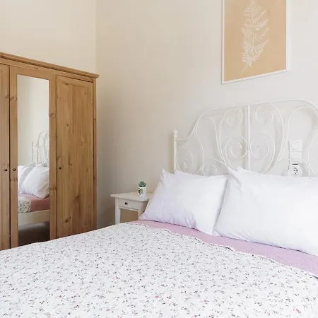 By Konnect, Apartman *